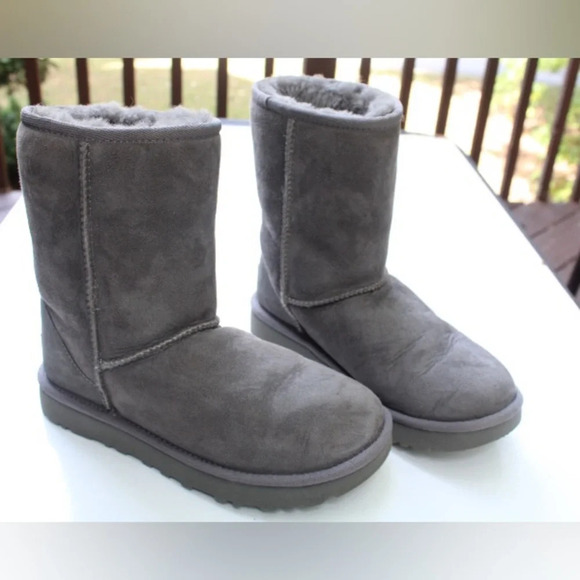 NWOT UGG classic tall boots - Picture 1 of 14